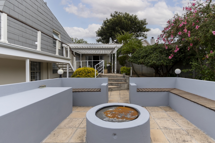 To Let 4 Bedroom Property for Rent in Heldervue Western Cape